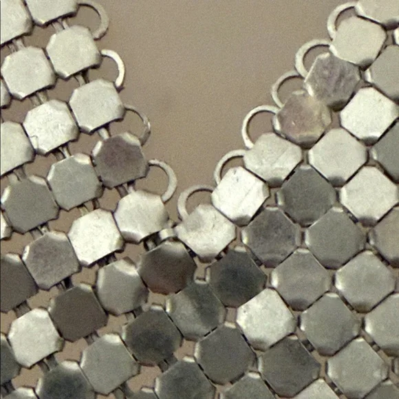 A silver-toned chainmail mesh scarf bib necklace. VTG - Picture 3 of 16